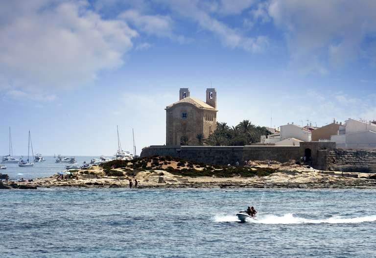 La isla de Tabarca, un pequeño paraíso mediterráneo