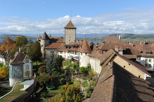 Murten en los Alpes de Suiza