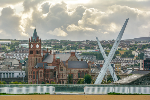Londonderry o Derry en Irlanda ¿Dos ciudades o una sola?
