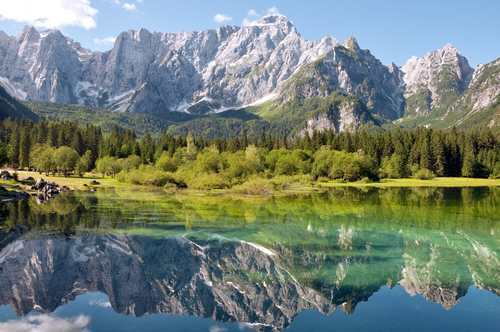 Lago di Fusine en los Dolomitas