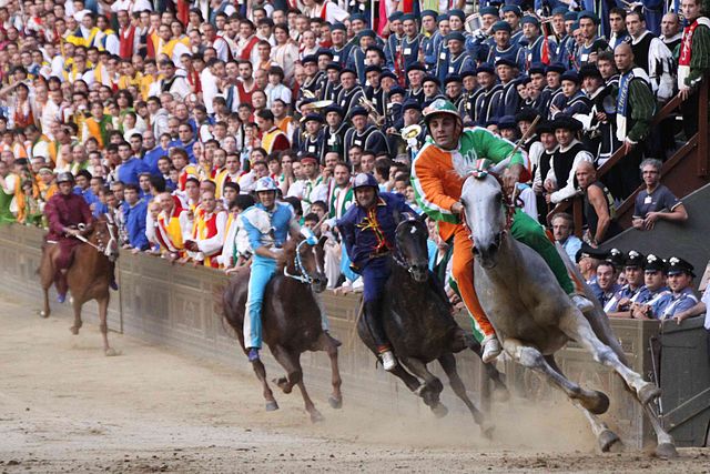 Carrera del Palio en Siena