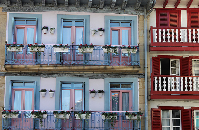 Fachadas del barrio de la Marina dehondarribia