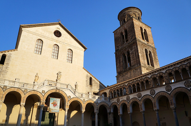 Catedral de Salerno en la costa amalfitana