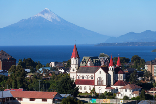 Descubre la belleza de Puerto Varas en la montaña chilena