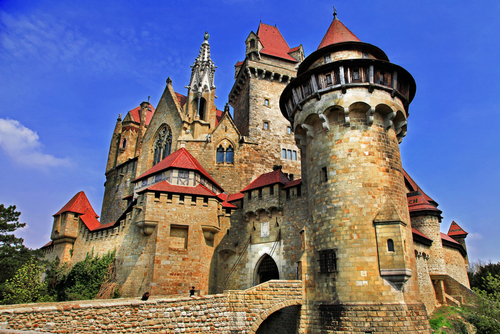 Conoce Burg Kreuzenstein, un castillo de fantasía en Austria