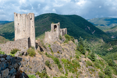 Castillos de Lastours en la Ruta Cátara