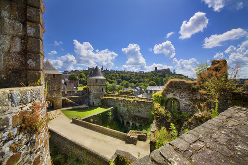 Vista de ougeres, uno de los pueblos más bonitos de Francia
