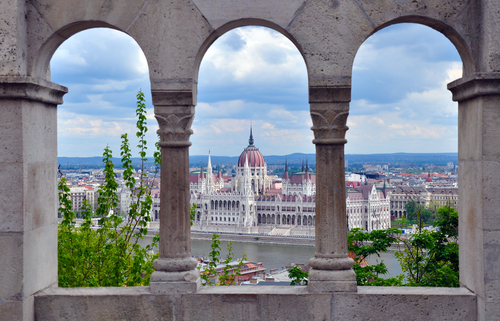El PArlamento de Budapest desde el Bastión de los Pescadores