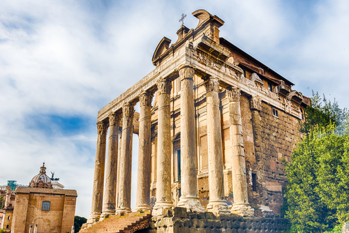 Templo de Antonio y Faustina en el Foro Romano