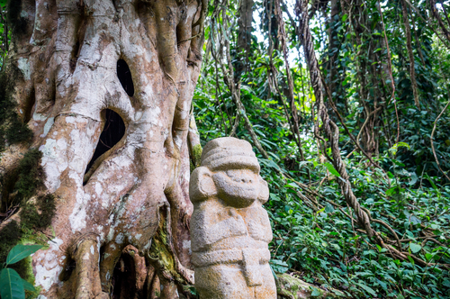 Estatua en el Parque arqueológico San Agustín