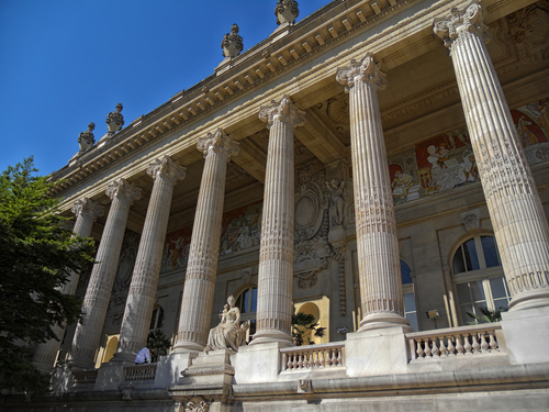 Grand Palais en los Campos Elíseos