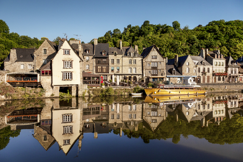 Vista deDinant, uno de los pueblos más bonitos de Francia