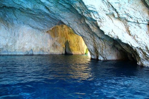Cuevas azules en Paxos