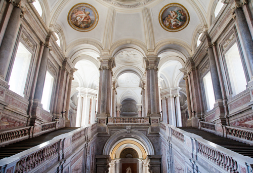 Escalinata del palacio de Caserta