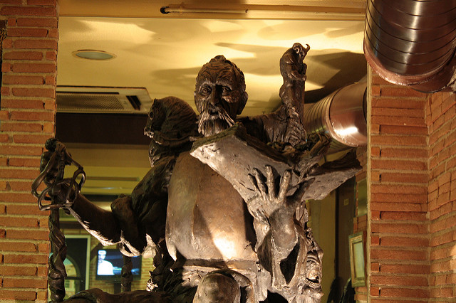 Interior del bar Maomonides en Alcalá de Henares