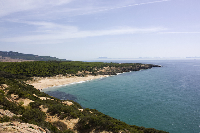 Cala de Arroyo Cañuelo cerca de la playa de Bolonia