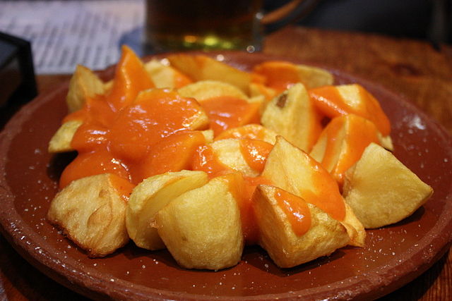 Dónde comer las mejores patatas bravas en España