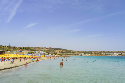 Mellieha Bay una de las mejores playas de Malta