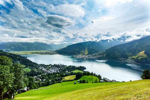 El lago Zell, un lugar maravilloso en los Alpes