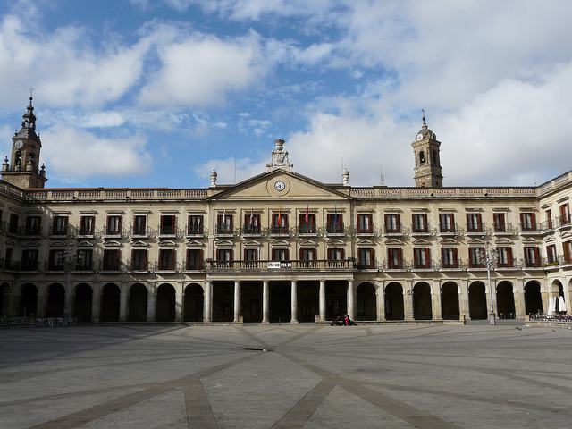 Plaza Nueva, lugar que ver en Vitoria