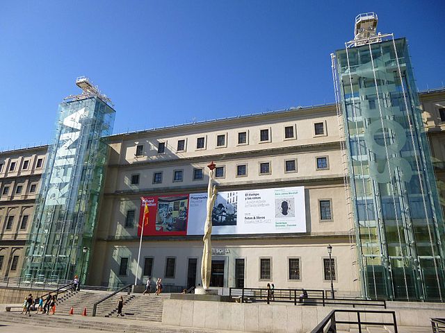 Fachada del Museo Reina Sofía