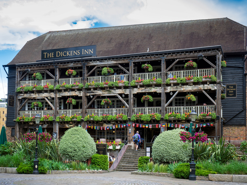 Dickens Inn, uno de los rincones de Londres más curiosos
