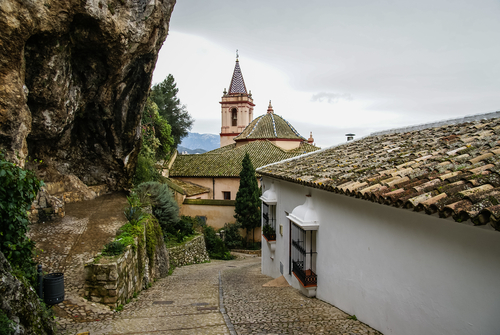 Iglesia de Santa María de la Mesa en Zahara de la Sierra