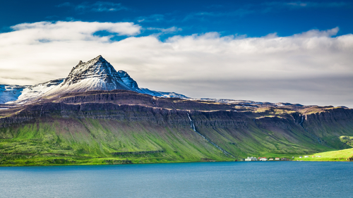 Fiordo en Islandia