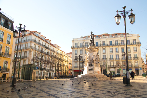 Plaza de Camoes uno de loslugares que ver en Lisboa