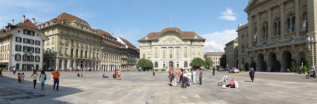 Bundesplatz en Berna