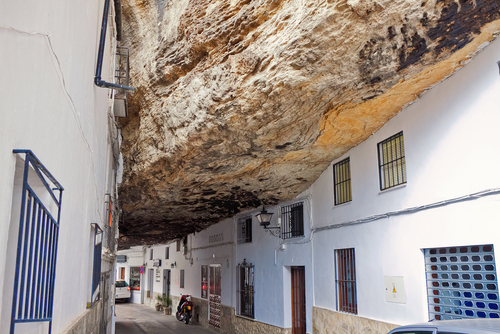 Casas de Setenil de las Bodegas