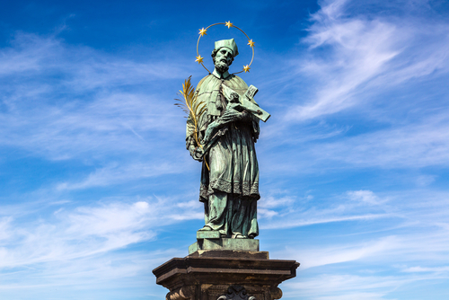 Estatua en el Puente Carlos