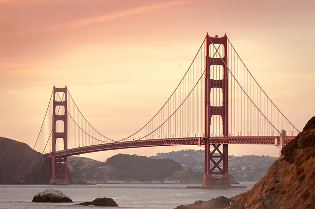 Golden Gate al amanecer