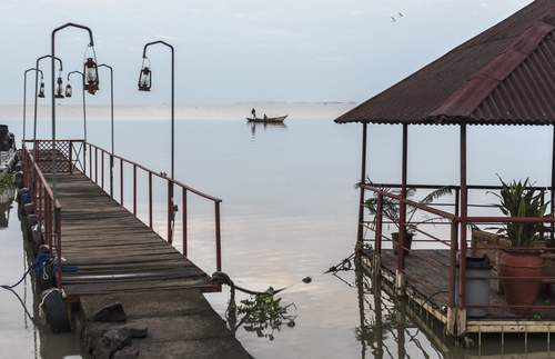Muelle en el lago Victoria