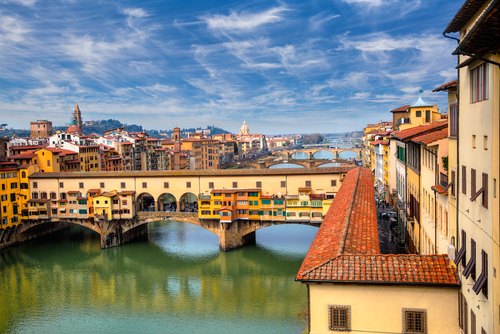 Ponte Vecchio uno de los lugares que ver en Florencia
