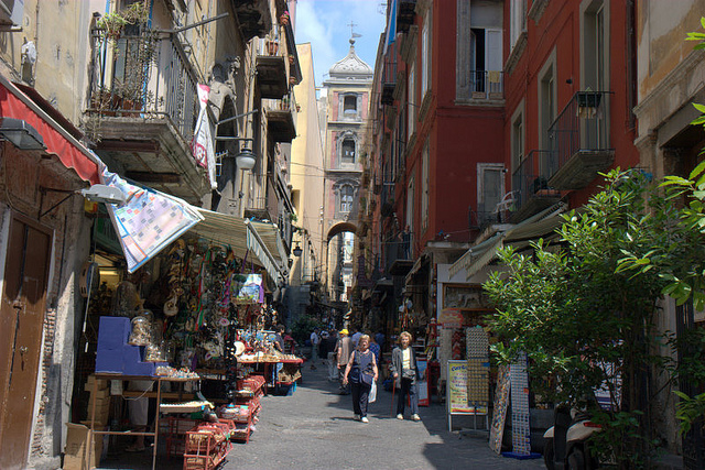 Spaccanapoli, una de loslugares que ver en Nápoles