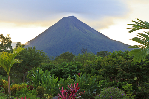 Volcán Arenal deCosta Rica, destino para viajeros aventureros