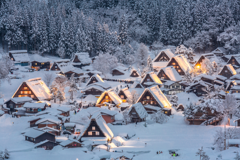 Estampas invernales: Shirakawa-go en Japón
