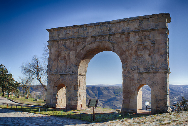 Arco romano de Medinaceli en Soria