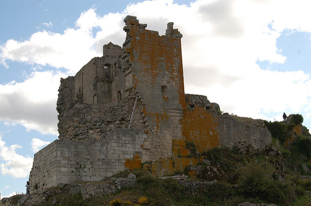 Castillo de Trevejo en la Sierra de Gata