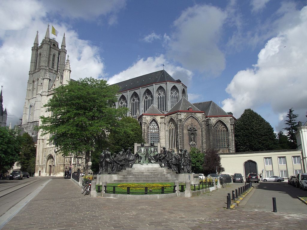 Catedral de San Bavón lugar de bautismo de Carlos V