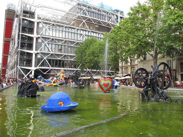 Fuente Stracinski una de las fuentes más bonitas de París