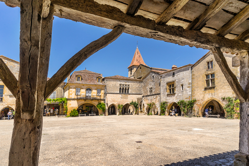 Monpazier, uno de los pueblos medievales de Francia