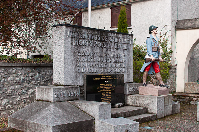 Monumento a los caídos en Saint Lary