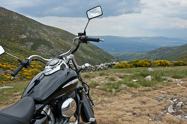 Anímate a descubrir las mejores rutas en moto por España