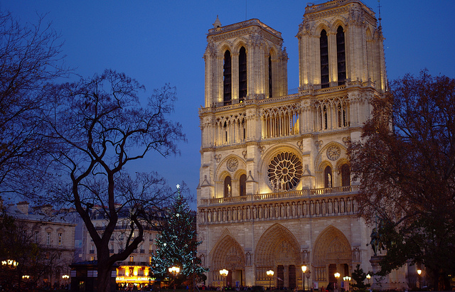 Notre Dame durante la Navidad en París