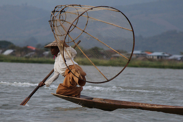 Pescador del lago Inle en Myanmar