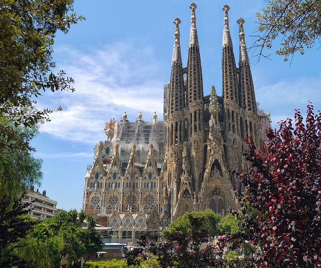 Ciudades con encanto en España: Sagrada Familia en Barcelona