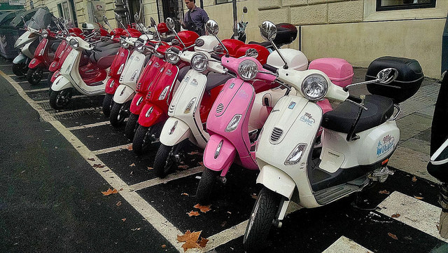 Vespas en Roma