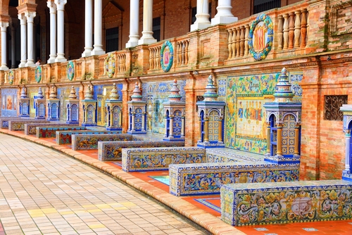 Bancos de la Plaza de España de Sevilla